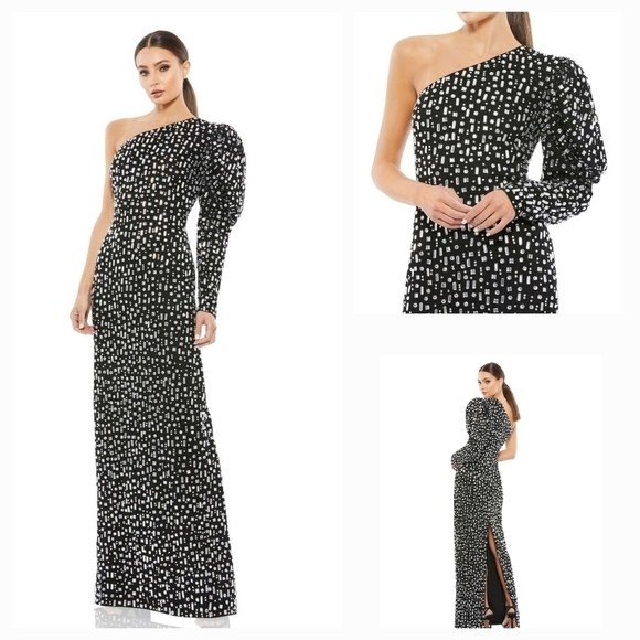 The‎ red carpet in this Mac Duggal masterpiece. - Picture 1 of 6